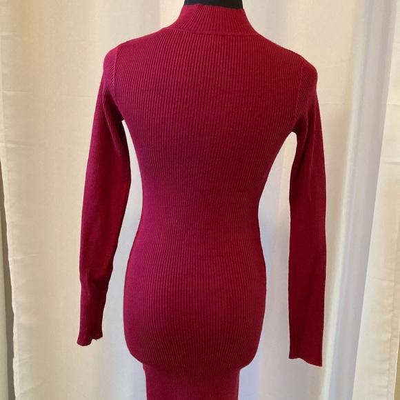 Keyhole Bodycon XS long sleeve dress - Picture 3 of 3